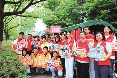 第13年!濱江這群“小紅人”如約而至